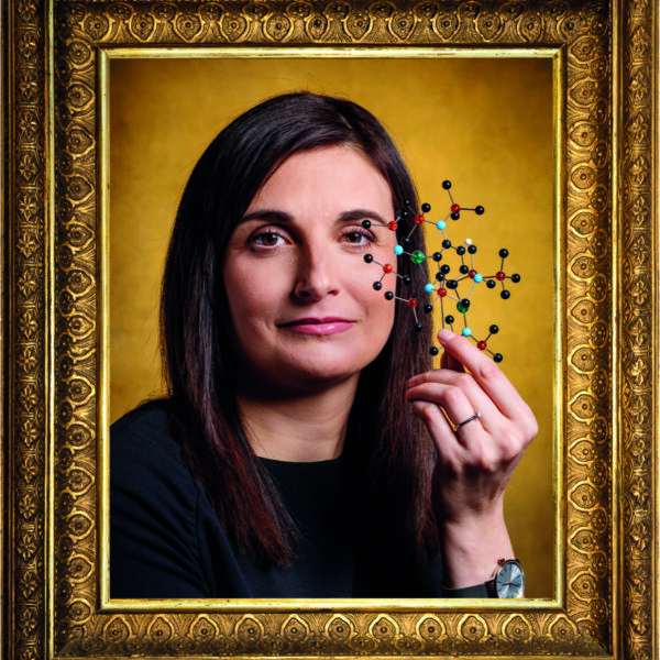 Professor Eva Hevia